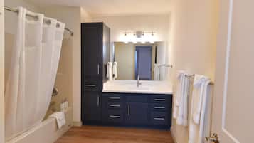 Suite, 3 Bedrooms, Pool View | Bathroom | Free toiletries, hair dryer, towels, soap