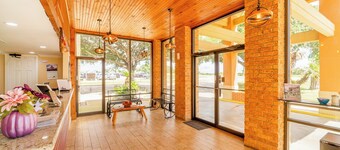River Valley Motor Inn