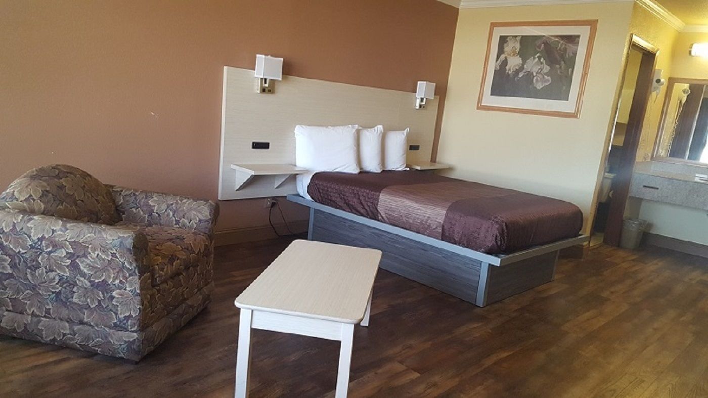 River Valley Motor Inn