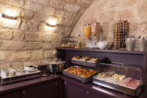 Daily buffet breakfast (EUR 14.00 per person)