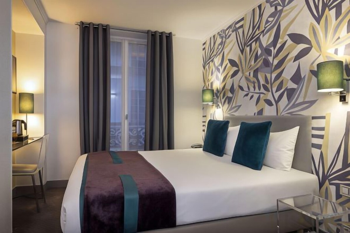 In-room safe, desk, free WiFi, bed sheets