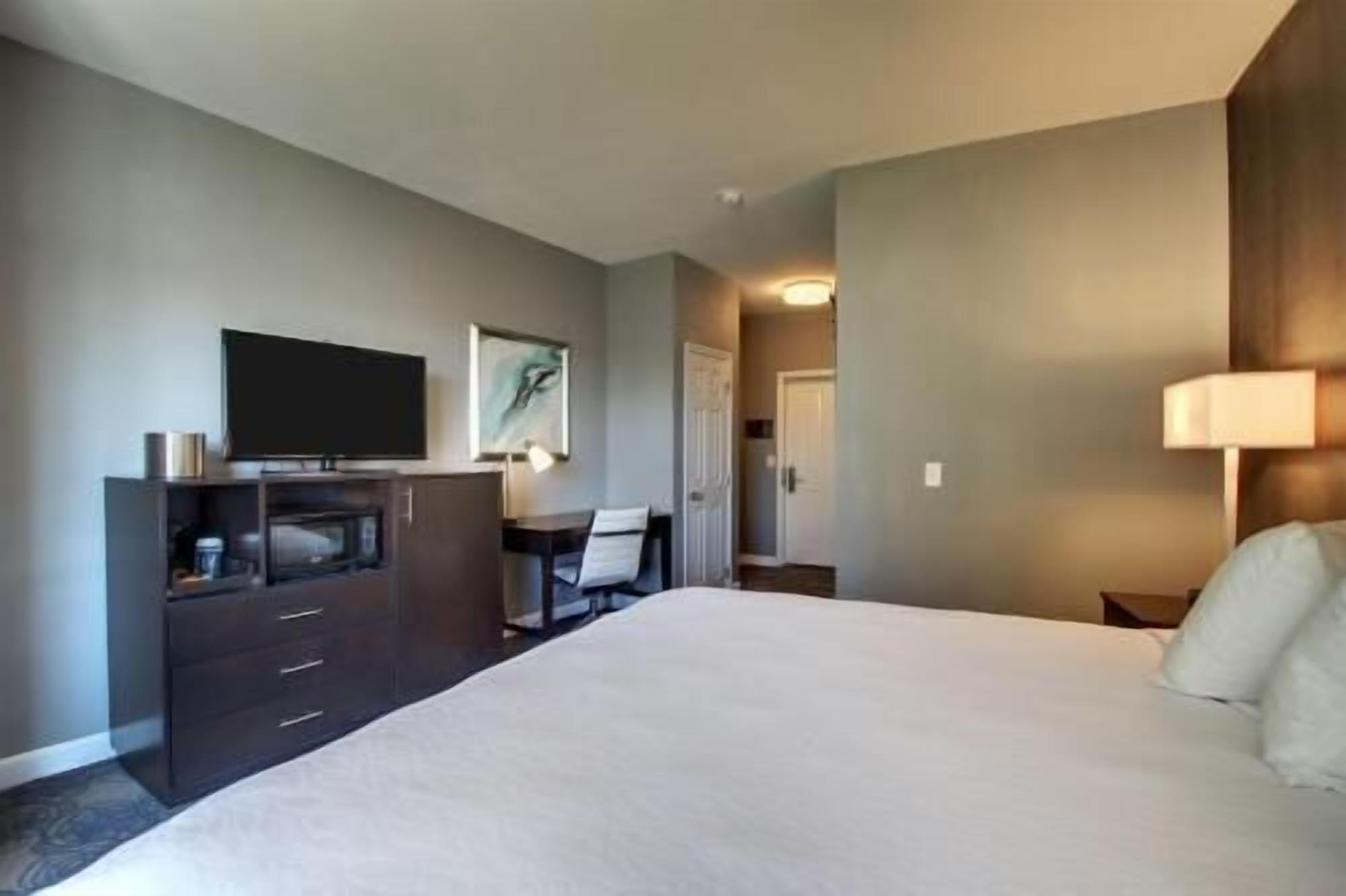 Premium bedding, pillow-top beds, desk, iron/ironing board