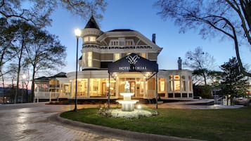 Front of property - evening/night