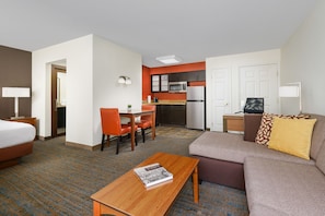 Studio, 1 King Bed with Sofa bed | In-room safe, desk, iron/ironing board, free cots/infant beds - Residence Inn Philadelphia Montgomeryville (North Wales)