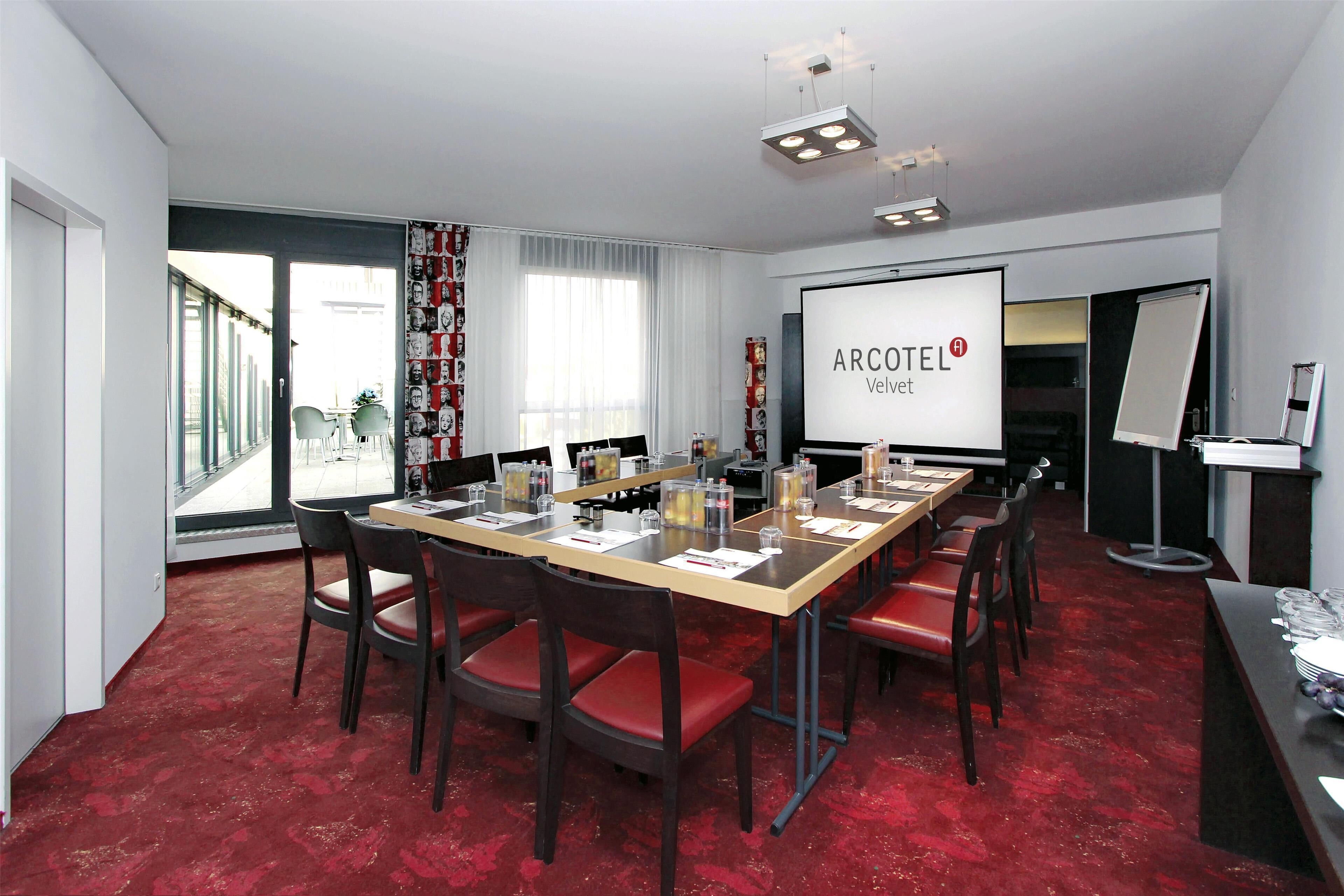 business suite, 1 double bed with sofa bed | 1 bedroom, minibar, in-room safe, desk