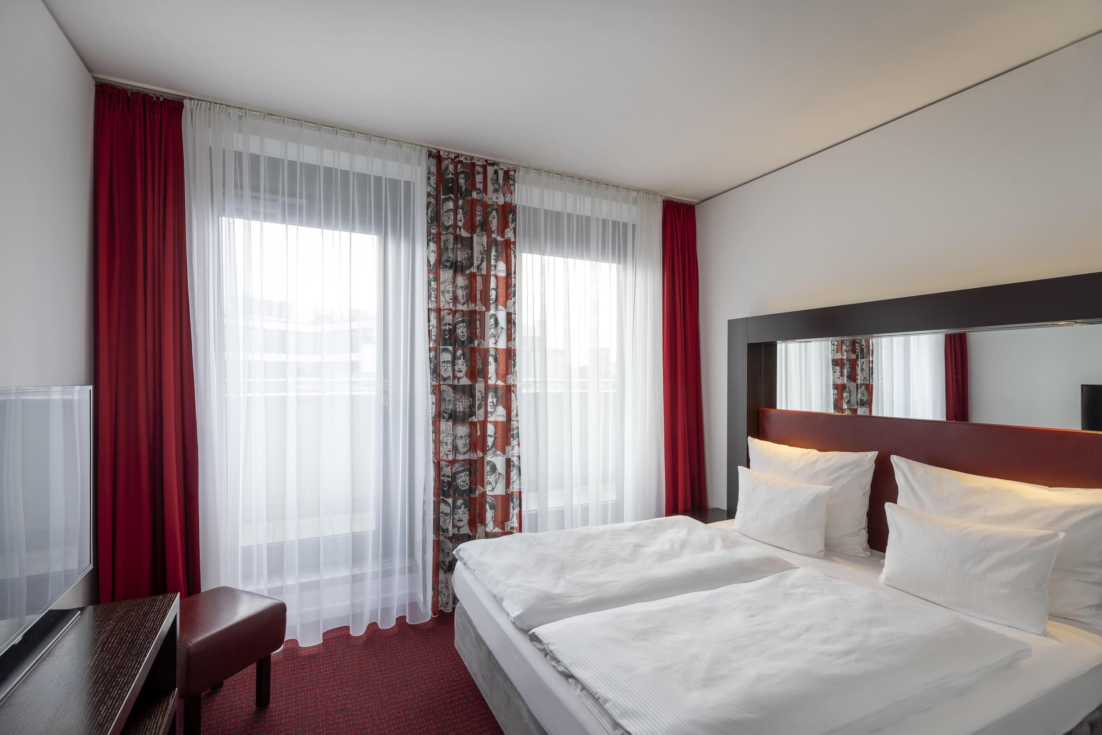comfort double room | 1 bedroom, minibar, in-room safe, desk
