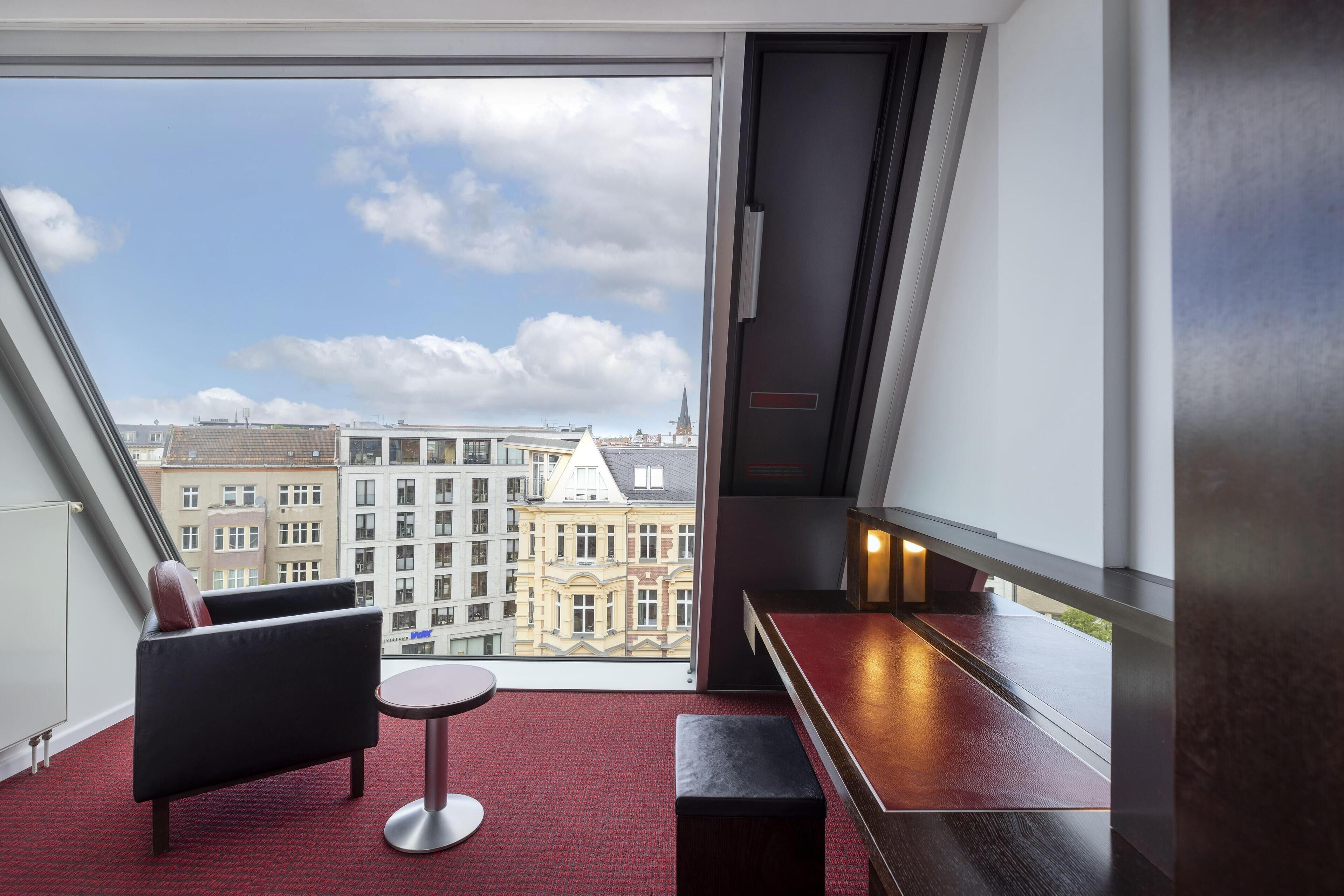 suite, 1 king bed with sofa bed | 1 bedroom, minibar, in-room safe, desk