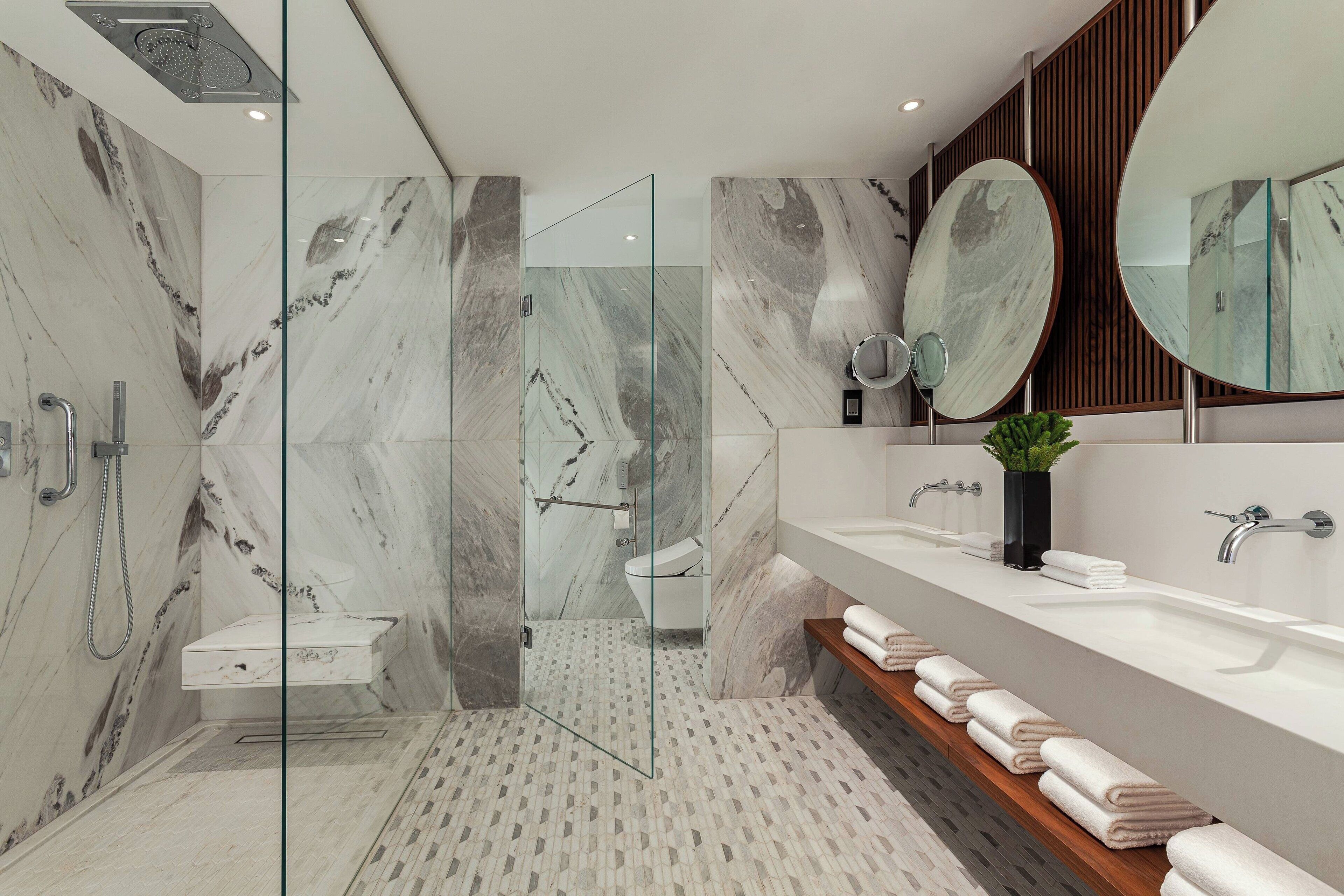 presidential suite, 1 king bed, non smoking | bathroom | free toiletries, hair dryer, bathrobes, slippers