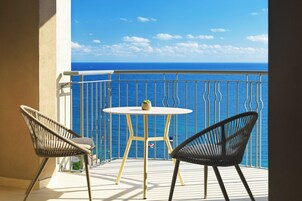 Club Suite, 1 King Bed, Sea View (Balluta Suite) | Premium bedding, minibar, in-room safe, desk