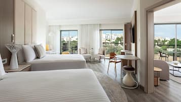 Suíte executiva, várias camas, para não fumantes (Club Lounge Access) | 1 quarto, roupas de cama premium, frigobar, cofres nos quartos