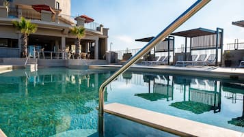 Indoor pool, seasonal outdoor pool, sun loungers