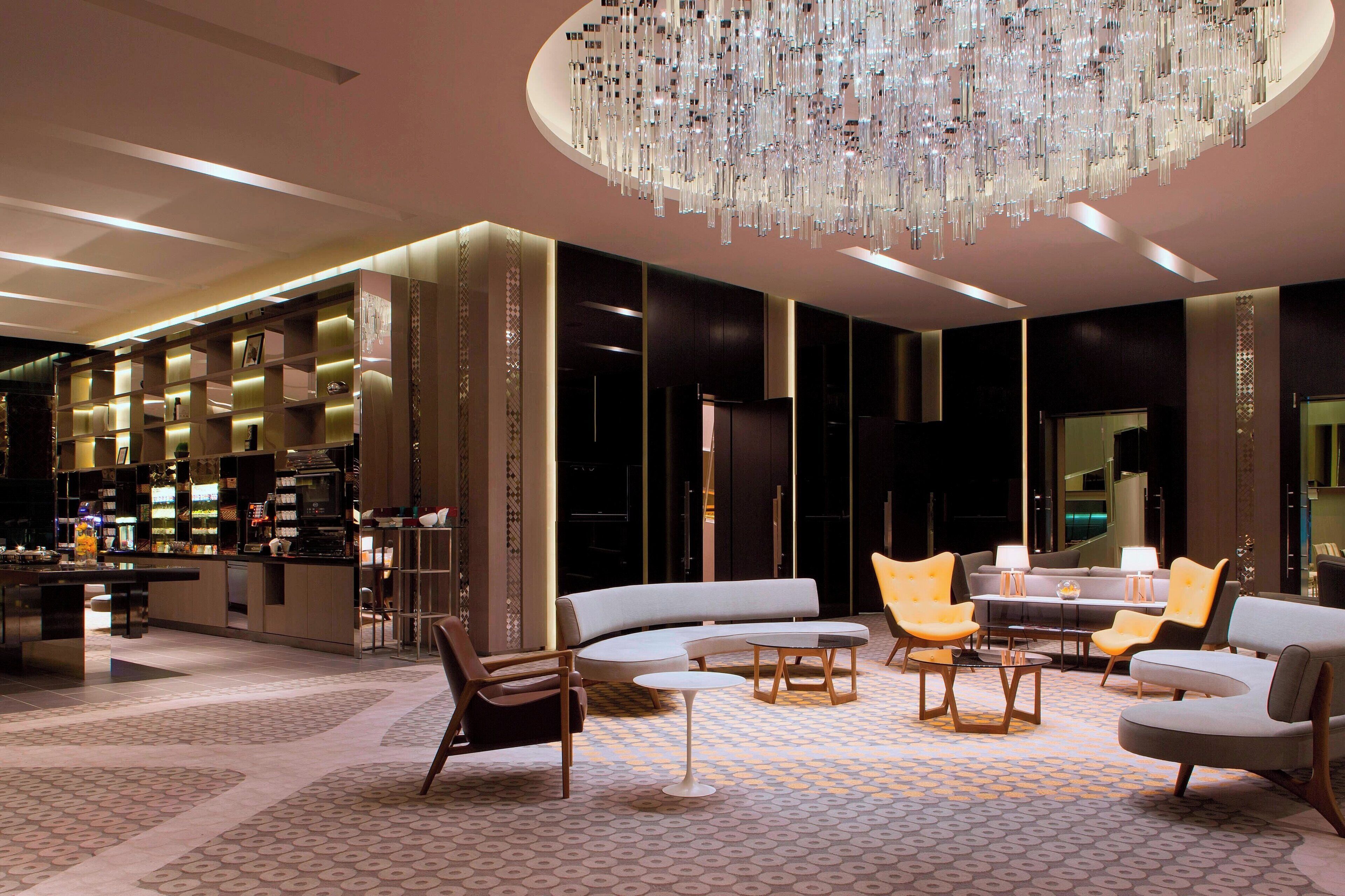 2 restaurants, lunch, dinner served; international cuisine 