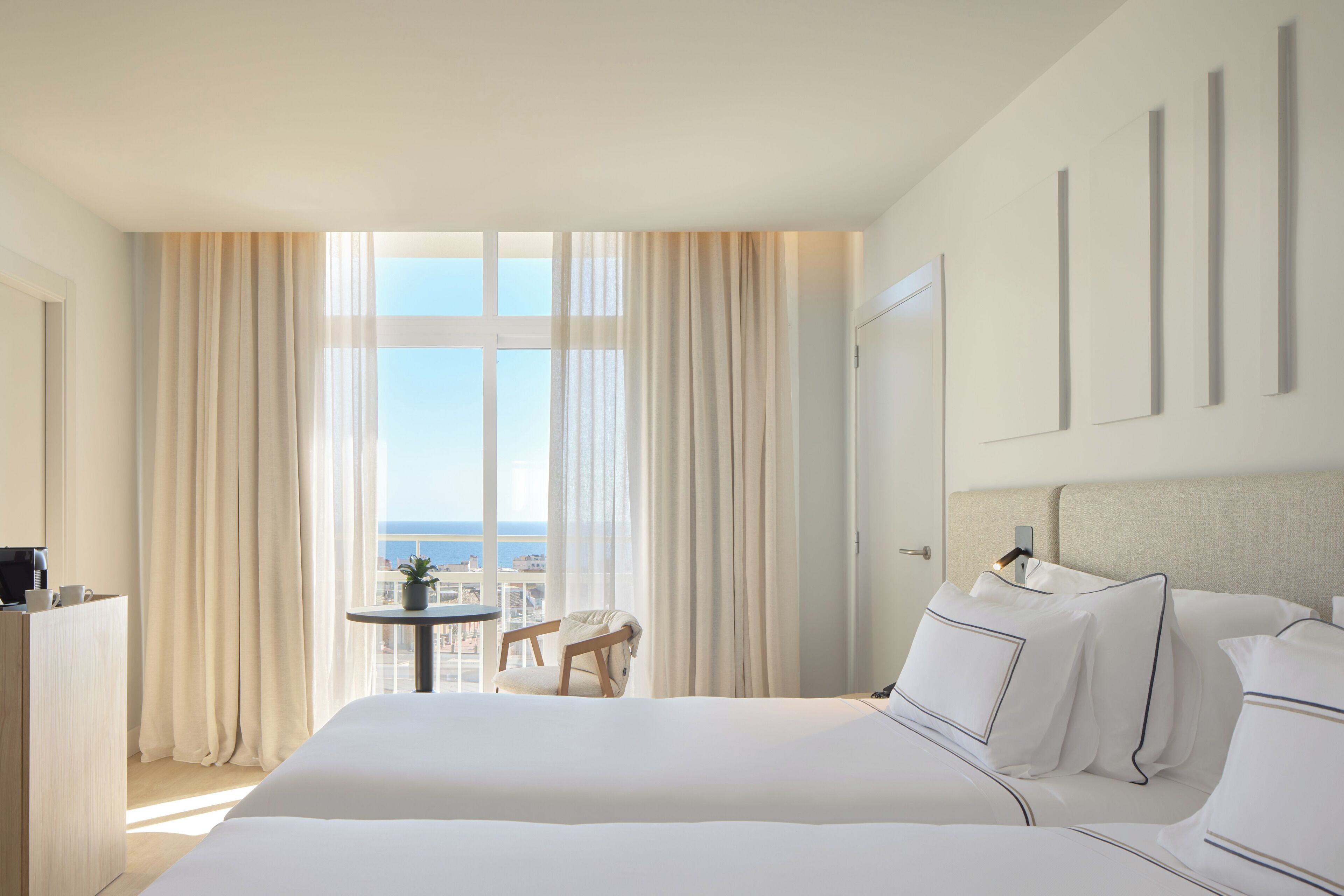 Minibar, sistema de insonorización, cunas gratuitas y wifi gratis