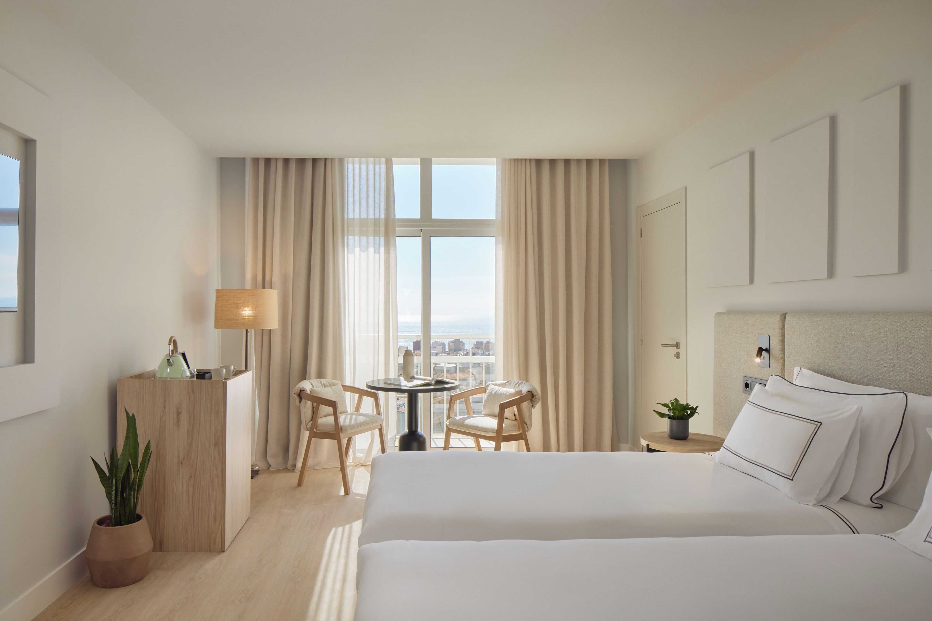 Minibar, sistema de insonorización, cunas gratuitas y wifi gratis 