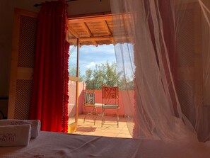 Classic-Doppel- oder -Zweibettzimmer, Kühlschrank, Gartenblick | Blick auf den Garten