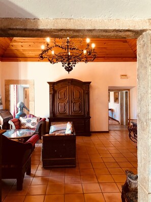 Lobby-Lounge