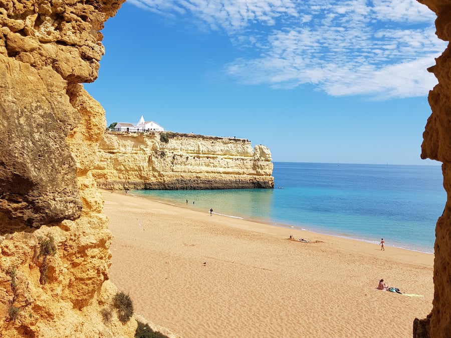 Utsikt mot strand/hav