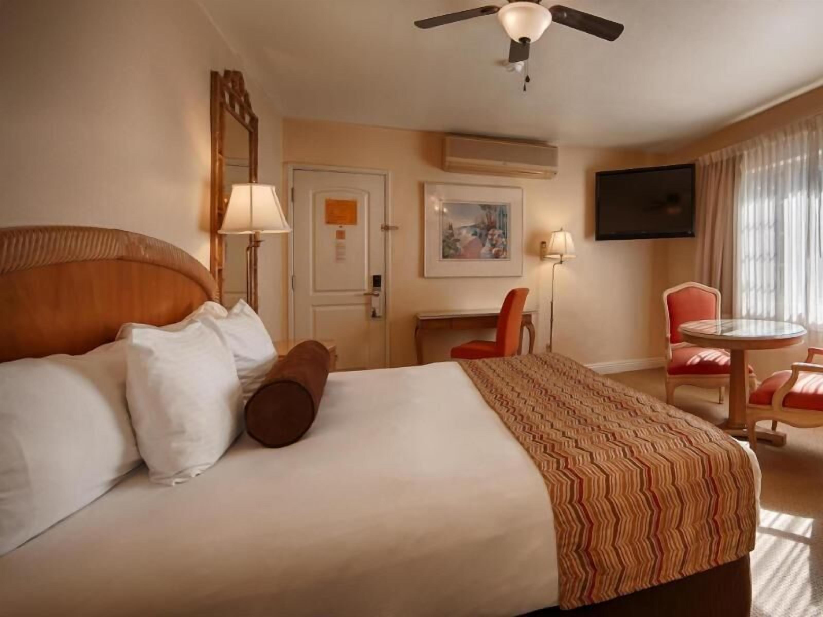 In-room safe, desk, iron/ironing board, free WiFi