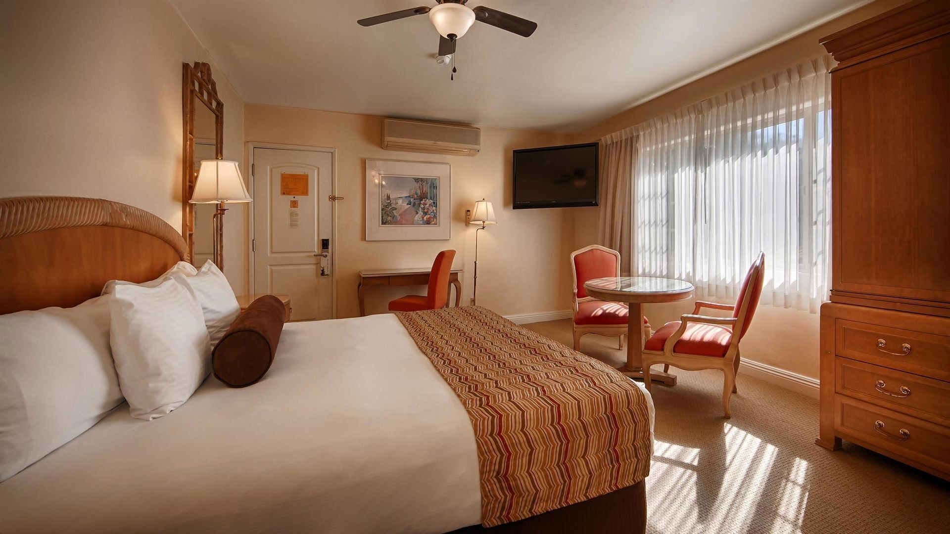 In-room safe, desk, iron/ironing board, free WiFi