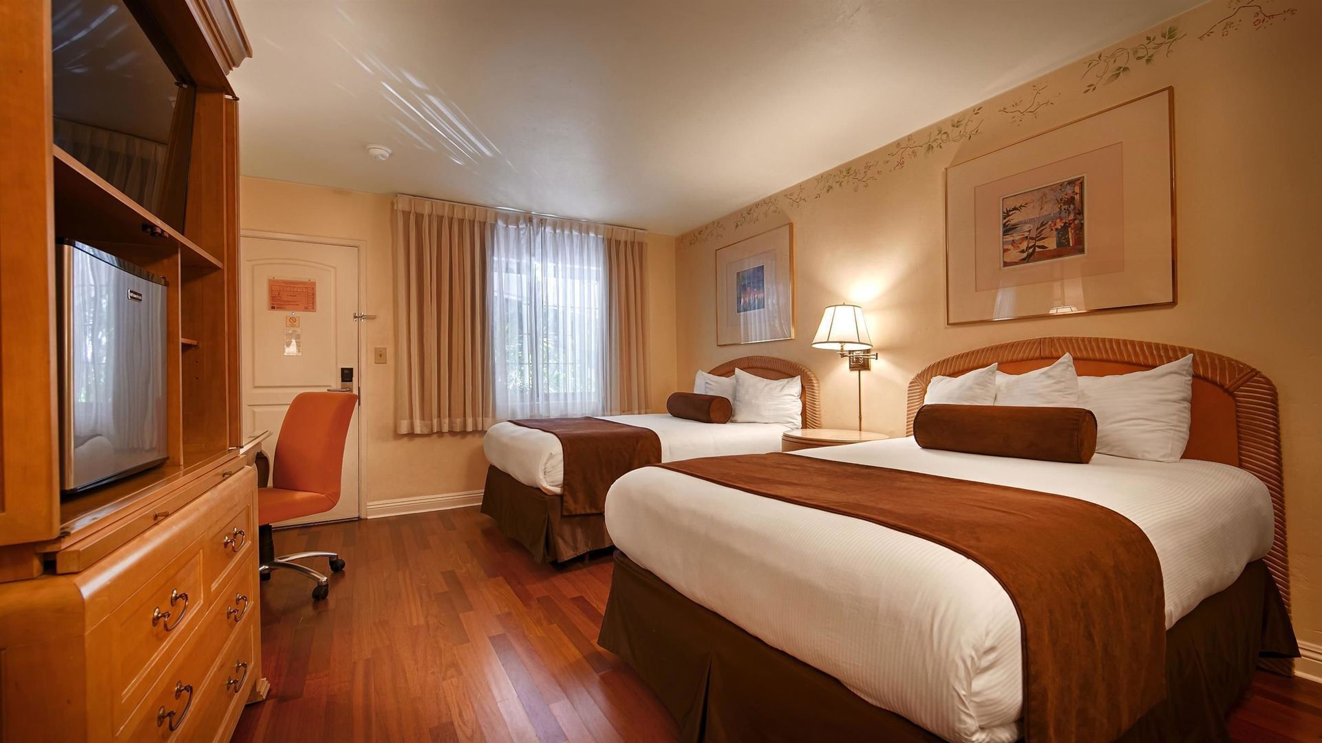 In-room safe, desk, iron/ironing board, free WiFi