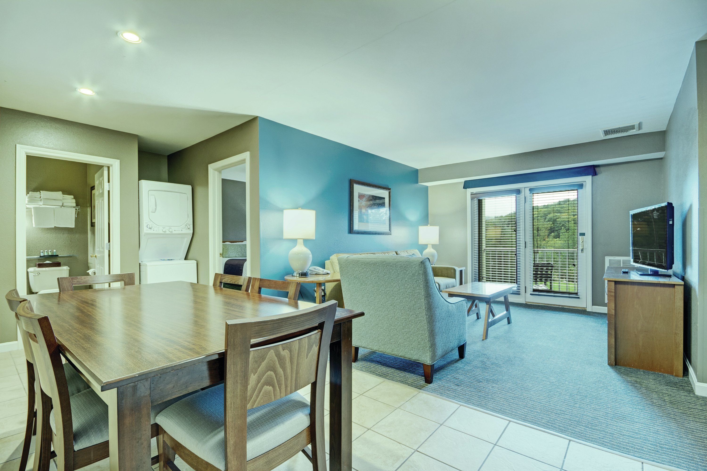 42-inch flat-screen tv with cable channels, tv