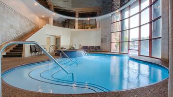 Hồ bơi trong nhà, hồ bơi ngoài trời