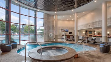 Indoor spa tub