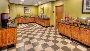 Free daily continental breakfast