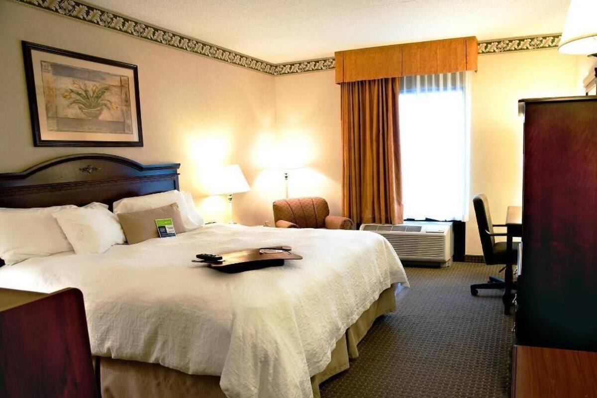 In-room safe, desk, iron/ironing board, free cribs/infant beds