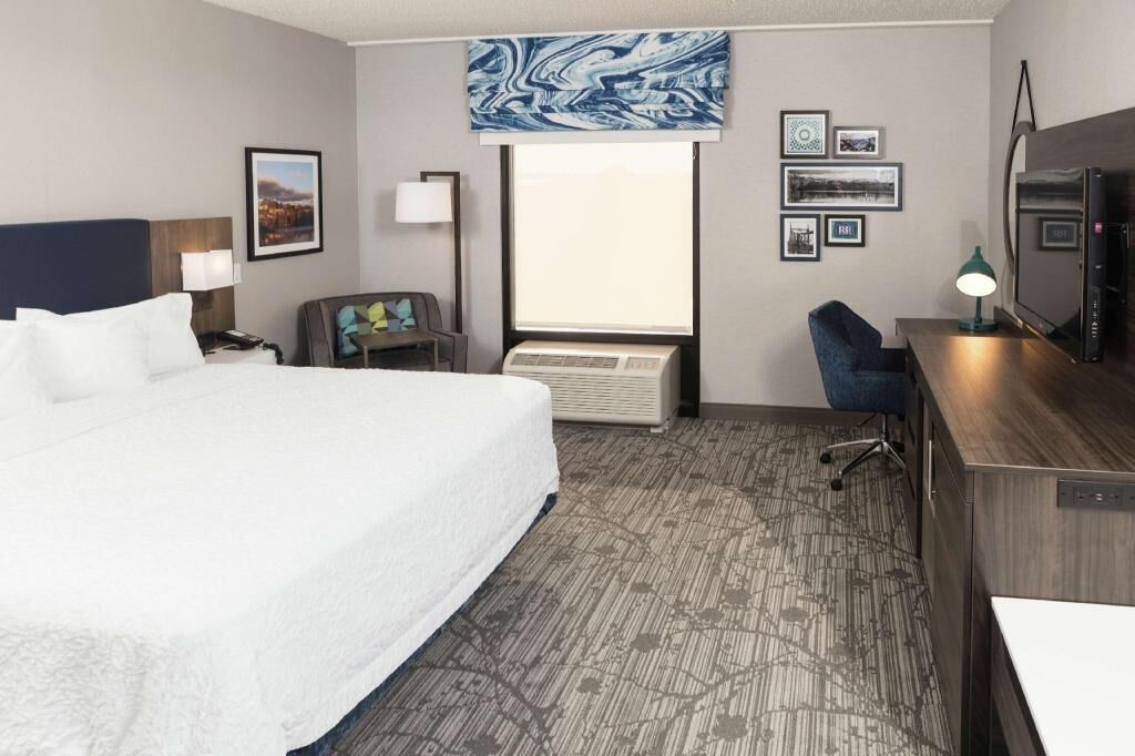 In-room safe, desk, iron/ironing board, free cribs/infant beds
