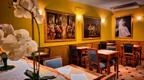 Daily buffet breakfast for a fee - Hotel San Zulian (Venice)