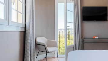 Superior Room, 1 Double or 2 Single Beds, Bathtub