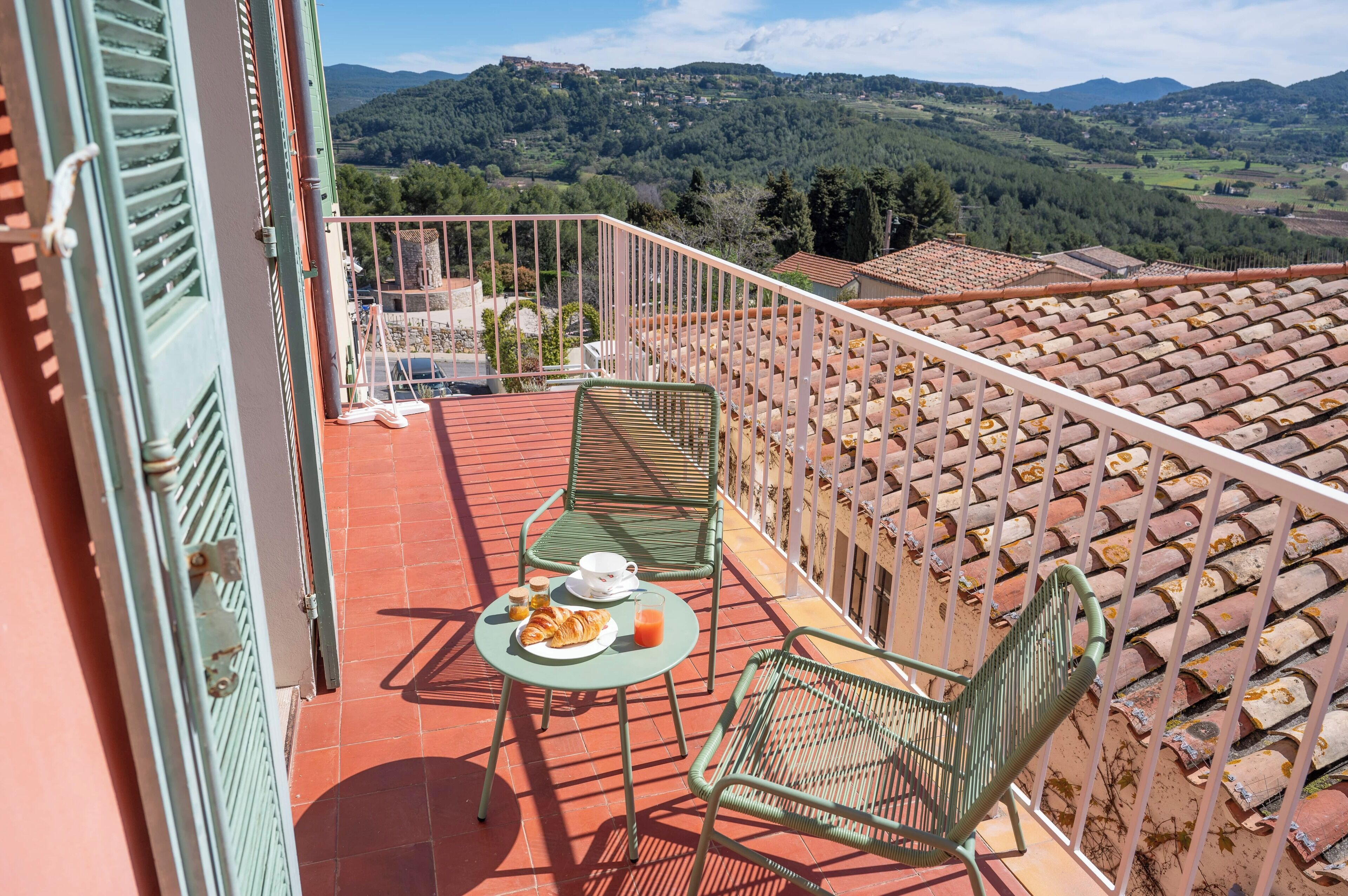 Superior kamer, 1 tweepersoonsbed of 2 eenpersoonsbedden, bad | Terras