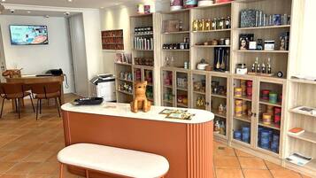 ฝ่ายต้อนรับ