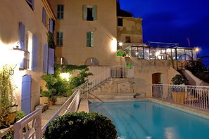 Seasonal outdoor pool, sun loungers - Maison Bérard – hôtel restaurant spa (La Cadiere-d'Azur)