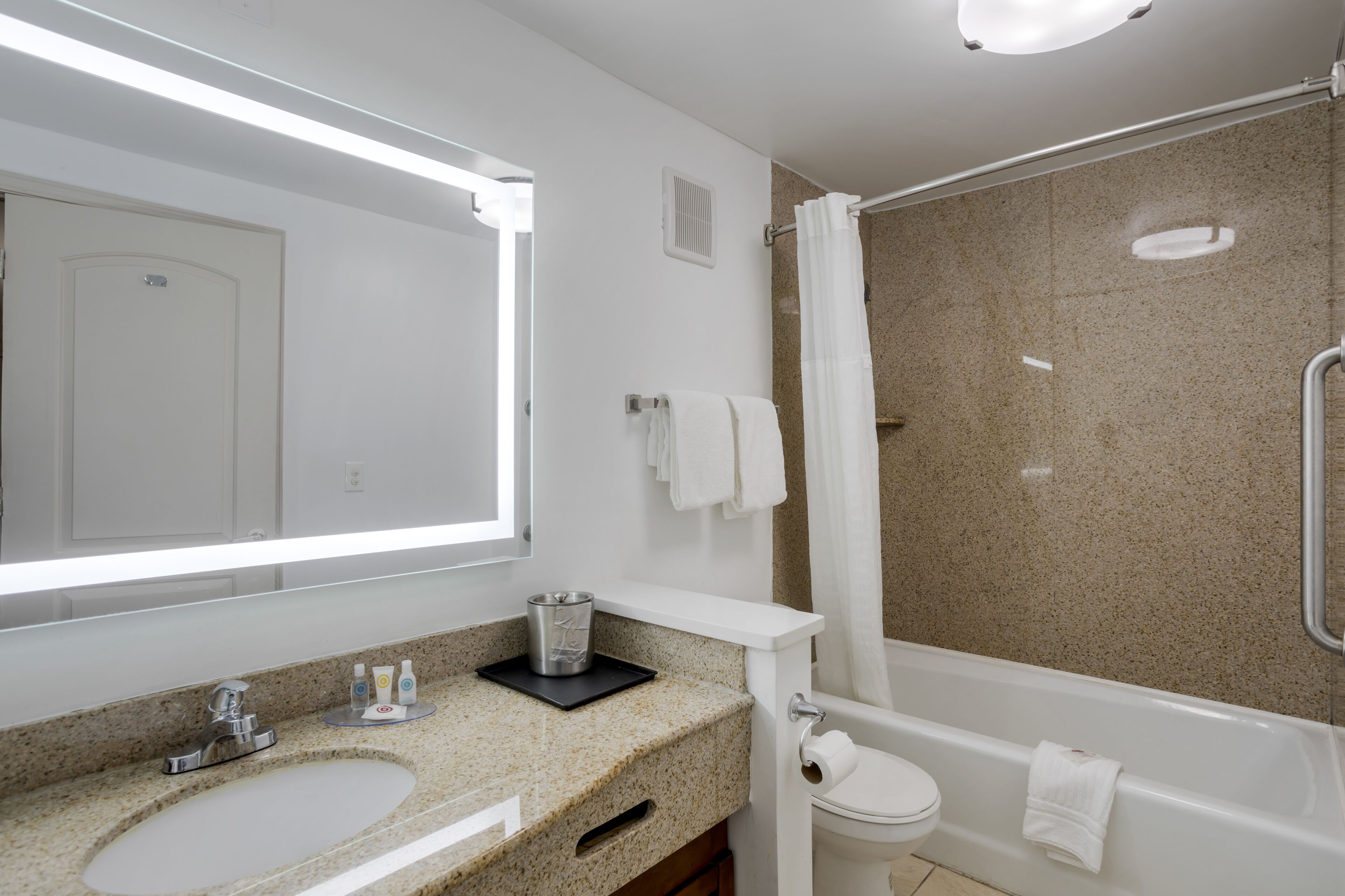 Photo - Comfort Inn Downtown Nashville - Music City Center