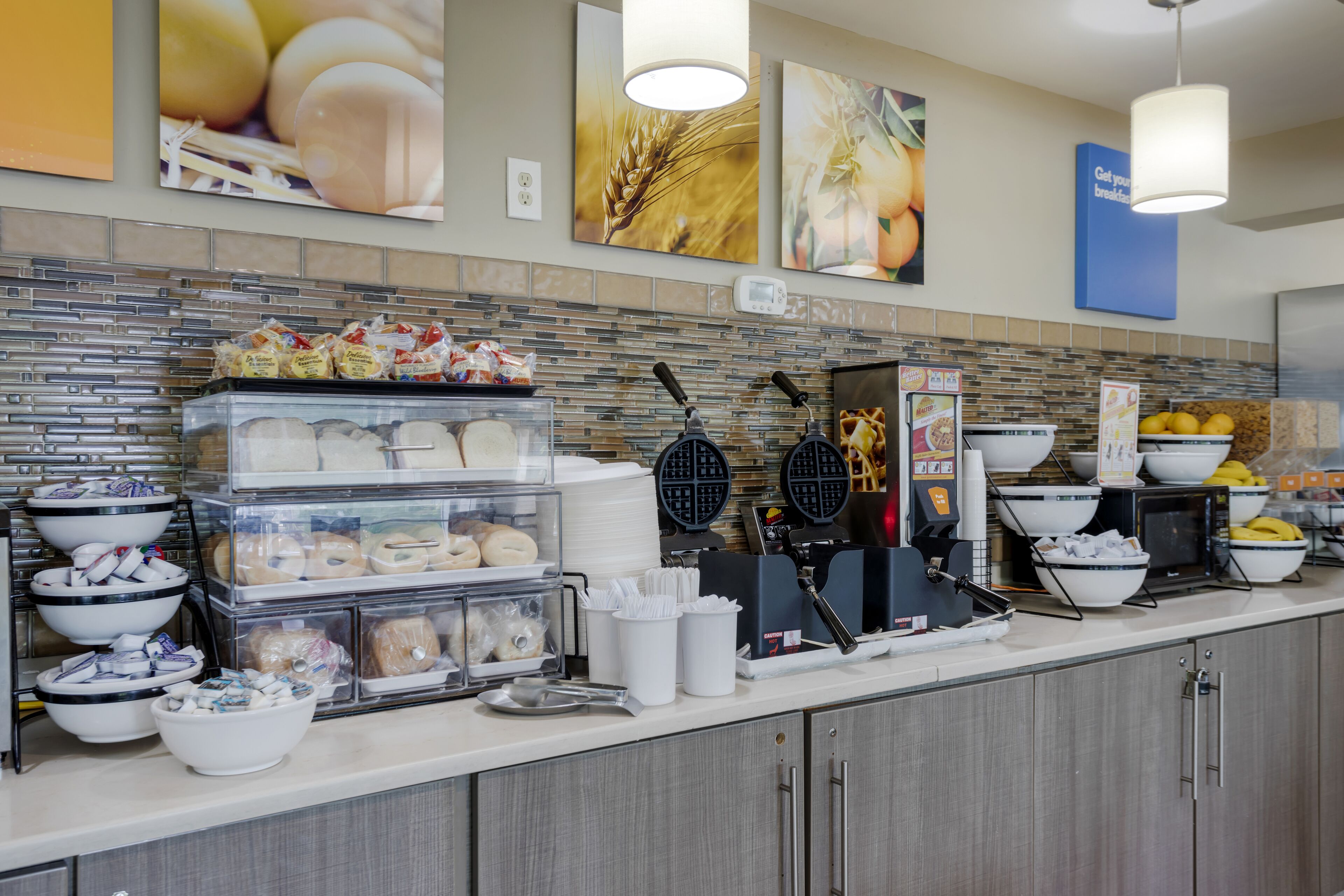 Free daily buffet breakfast