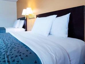 Iron/ironing board, free WiFi, bed sheets