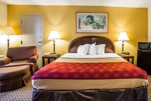 Iron/ironing board, free WiFi, bed sheets - Rodeway Inn & Suites Carrollton (Carrollton)