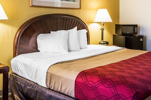 Tabla de planchar con plancha, wifi gratis y ropa de cama 