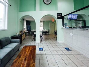 Lobby - Rodeway Inn & Suites Carrollton (Carrollton)