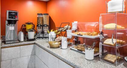 Rodeway Inn & Suites