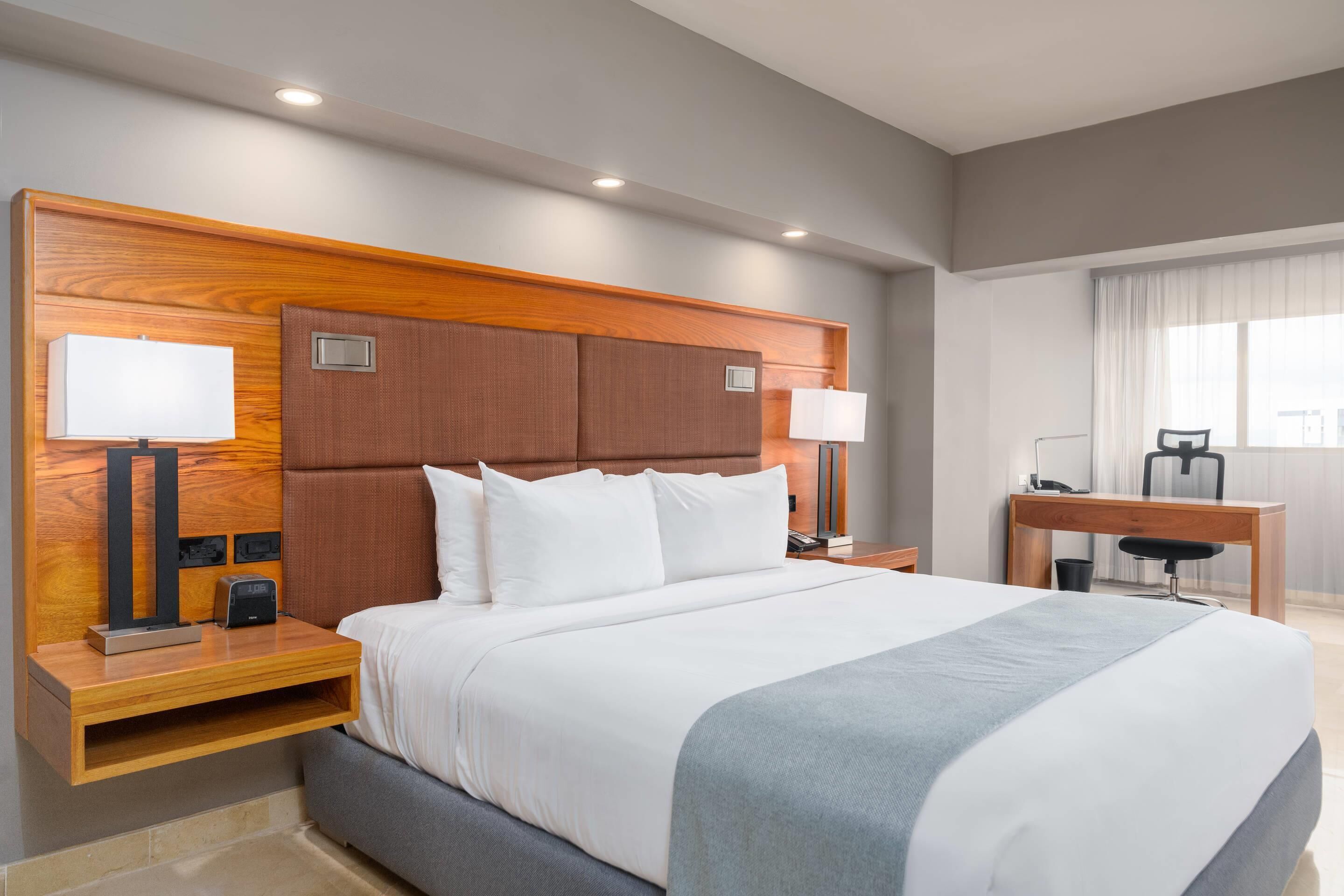 Chambre, 1 très grand lit, non-fumeurs | Literie hypoallergénique, couette en duvet d'oie, surmatelas