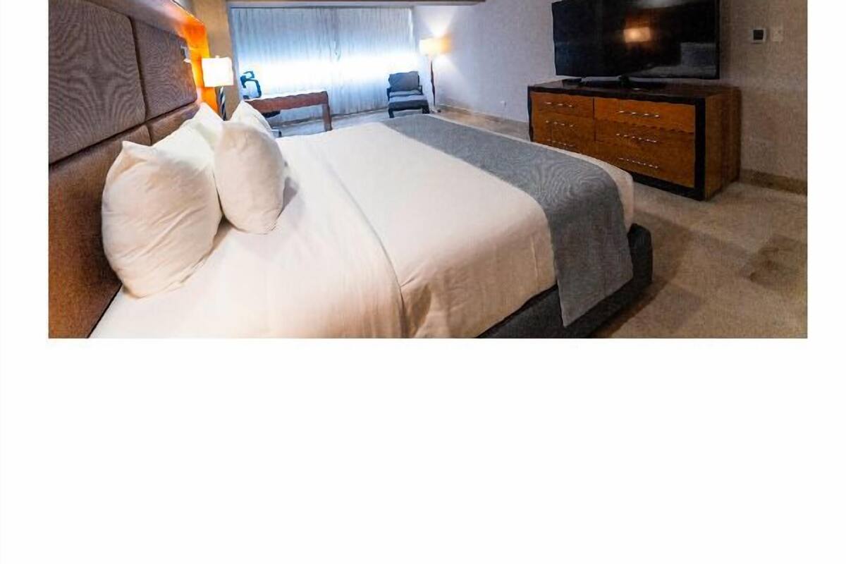 suite, 1 bedroom, non smoking | 1 bedroom, hypo-allergenic bedding, down duvets, pillow-top beds