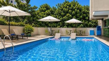 Outdoor pool, pool loungers
