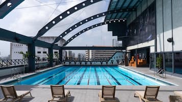 Outdoor pool, sun loungers