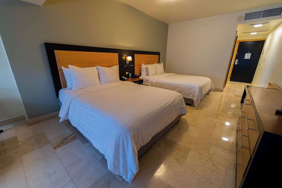 1 habitación, ropa de cama hipoalergénica y cubrecamas