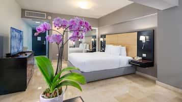 Habitación, 1 cama King size, para no fumadores | Ropa de cama hipoalergénica, edredón y camas con pillow-top