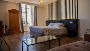 Ropa de cama de alta calidad, escritorio y cortinas blackout 
