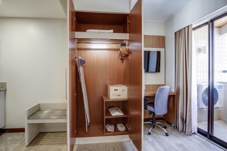 Room amenity